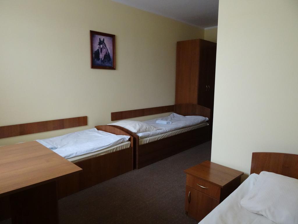 Hostel Milosz Grabowiec  Room photo