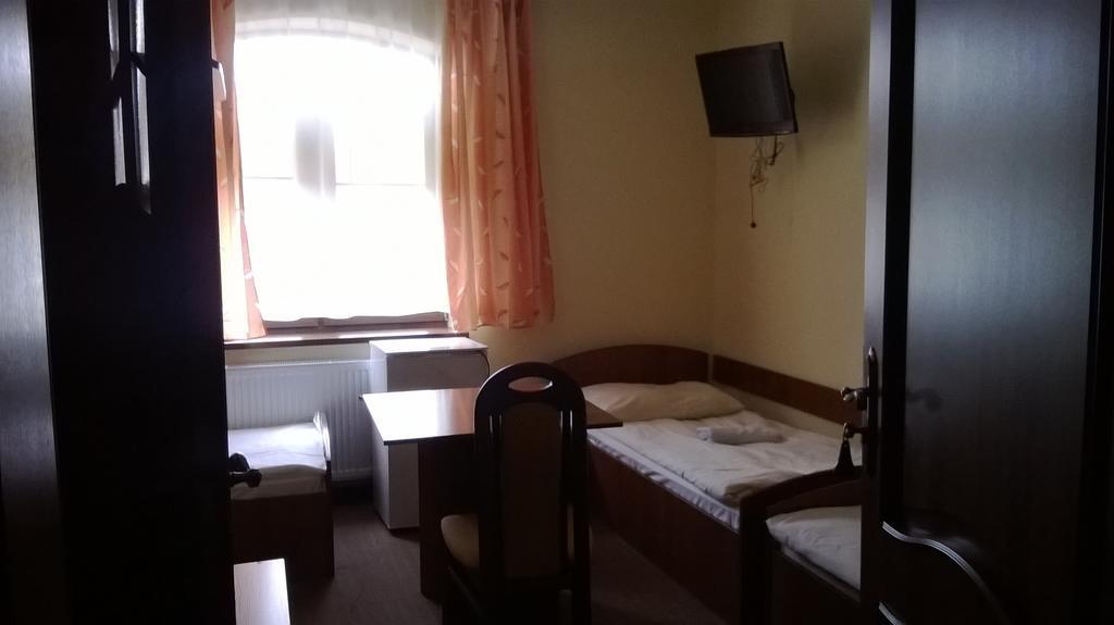 Hostel Milosz Grabowiec  Room photo